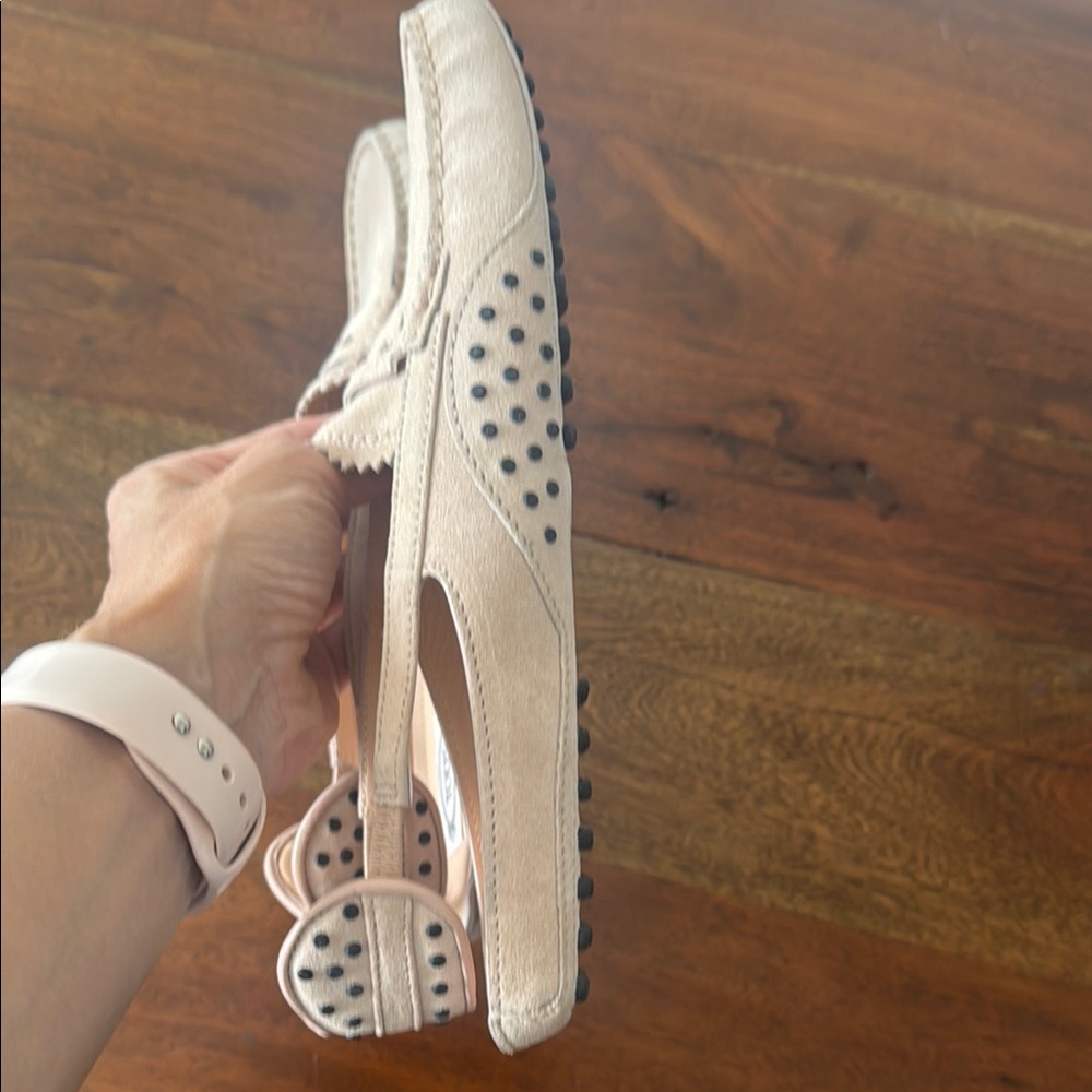 Tod's Cream Flats Elegant Loafers - never worn! - Picture 4 of 7